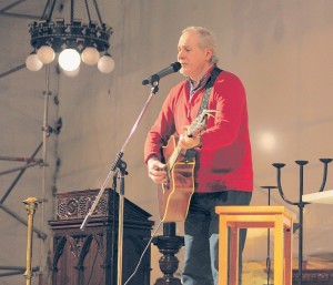Phil Glendenning sings at the Auckland World Youth Day celebration on July 11 at St Patrick’s Cathedral, Auckland.