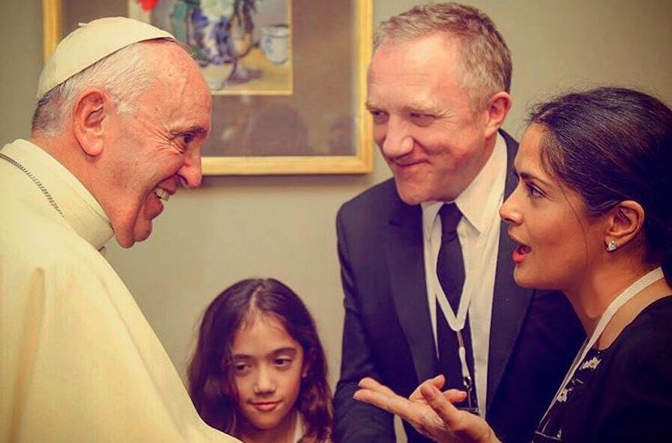 Pope Francis met Hollywood actress Salma Hayek and her family.