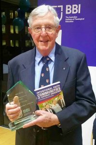 Fr Gerald Arbuckle received a lifetime achievement award from the Broken Bay Institute.
