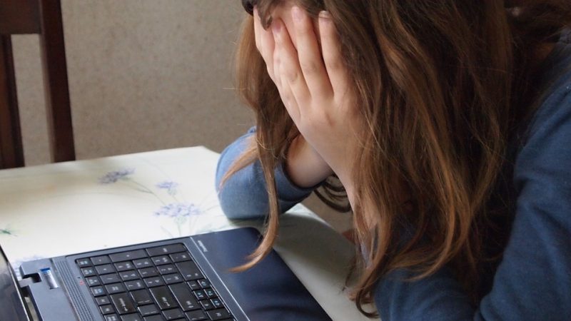 girl-and-laptop