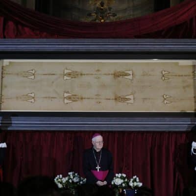 Archdiocese to livestream Shroud of Turin on Holy Saturday