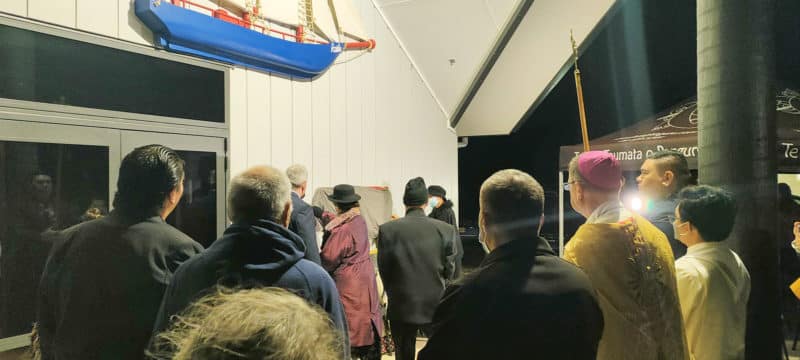 Two sisters of the late Pa Henare Tate, for whom this museum was a long-term dream, unveil the name “Raiātea”.
