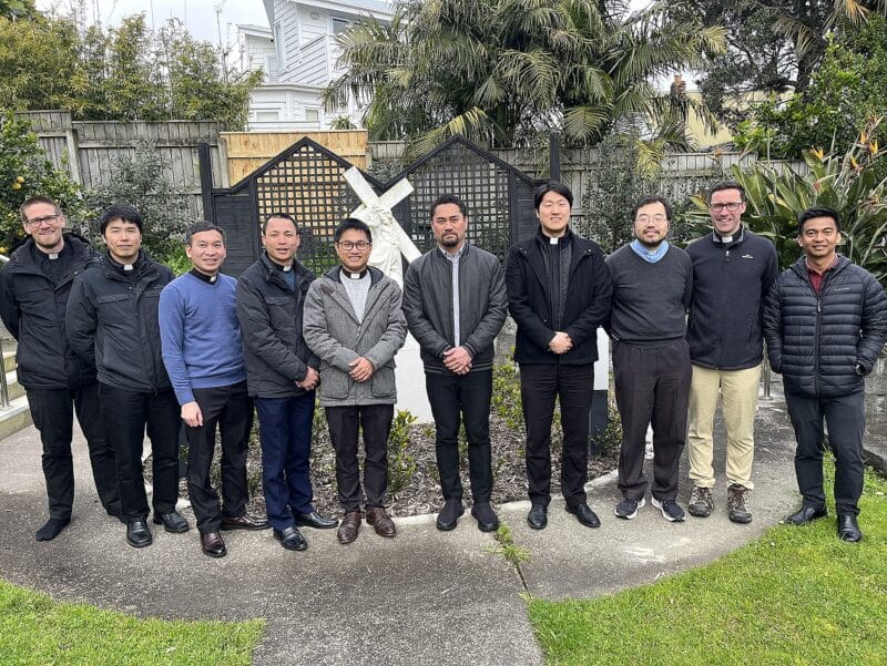 Recently ordained priests web