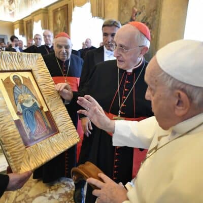Pope joins knights and dames of Holy Sepulchre in praying for peace in Holy Land